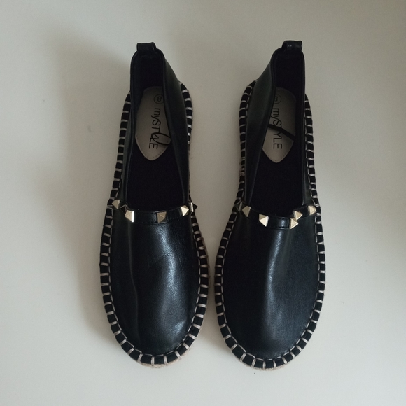 Black Espadrilles with Studs | mySTYLE | Size 8 - Picture 2 of 6